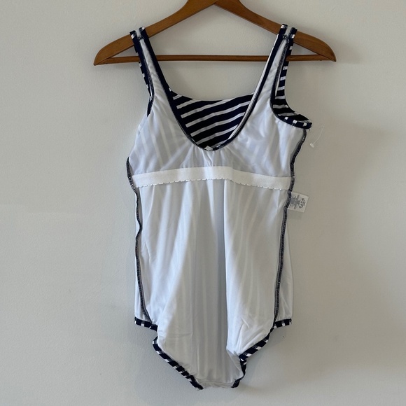 One piece swimsuit NWOT - Picture 5 of 6